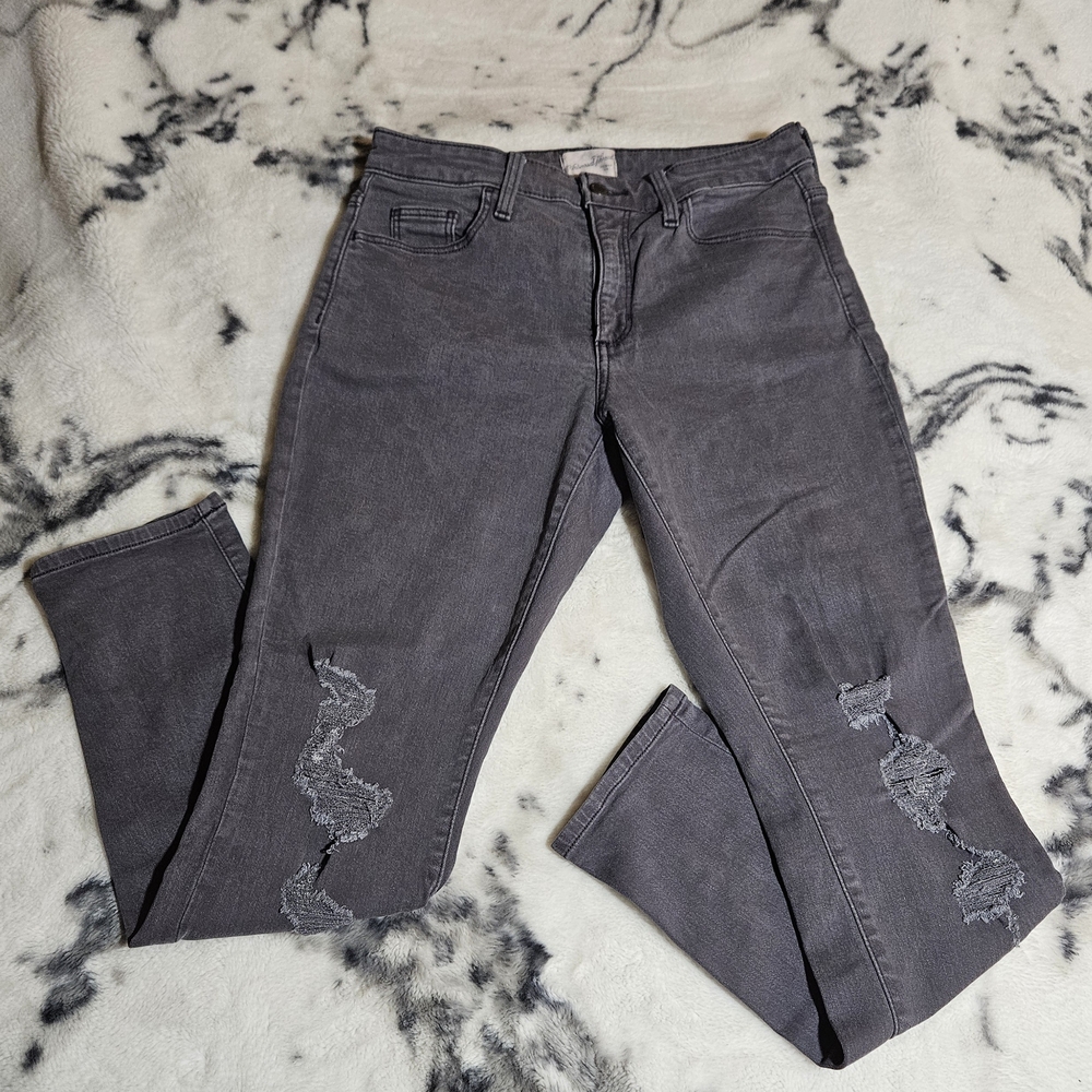 Universal Thread Midrise Gray Distressed Skinny Jeans